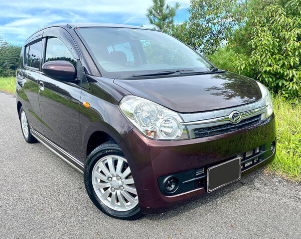 Daihatsu Mira Custom X ano 19, muito conservado interior escuro, rodas, CD Player, câmbio CVT, Push Start, motor corrente 53.000km, Shaken 2 anos ¥250.000 à vista Até 24X no cartão de crédito Financiamento próprio Financiamento japonês Estamos em Miyoshi região de Aichi Toyota Loja de carros Jp