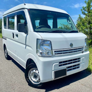 Nissan Clipper NV100 DX ano 29 350 Kg, muito econômico, carro sem detalhes, vale a pena conferir, motor corrente 151.000km, Shaken 2 anos ¥650.000 à vista Fazemos a documentação para Placa Preta Até 24X no cartão de crédito Financiamento próprio Financiamento japonês Estamos em Miyoshi região de Aichi Toyota Loja de carros usados Jp