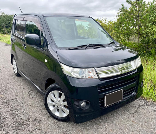 Suzuki Wagon R Stingray 4WD ano 21, muito conservada, interior escuro, rodas, câmbio CVT, Push Start, CD Player, motor corrente 110.000km, Shaken 2 anos ¥280.000 à vista Até 24X no cartão de crédito Financiamento próprio Financiamento japonês Estamos em Miyoshi região de Aichi Toyota Loja de carros usados no Japao