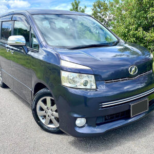 Toyota Voxy ZS Kirameki 2 ano 21, conservada, Navi, ETC, câmera de ré, push start, rodas, 2 portas automáticas, 117.000km Shaken 2 anos ¥580.000 à vista Até 24X no cartão de crédito ou Financiamento japonês Estamos em Miyoshi região de Aichi Toyota Carros usados no Jp