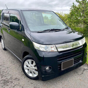 Suzuki Wagon R Stingray 4WD ano 21, muito conservada, interior escuro, rodas, câmbio CVT, Push Start, CD Player, motor corrente 110.000km, Shaken 2 anos ¥280.000 à vista Até 24X no cartão de crédito Financiamento japonês Estamos em Miyoshi região de Aichi Toyota Carros usados Jp